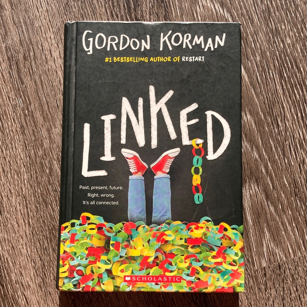 📕 3/$10 Scholastic 'Linked' Hardcover Book